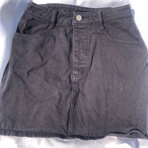 black denim brandy melville skirt 🖤